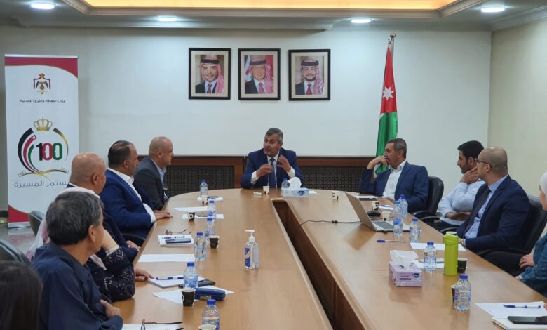 الخرابشة: وزارة الطاقة تواكب مستجدات الثورة الرقمية للارتقاء بالقطاع