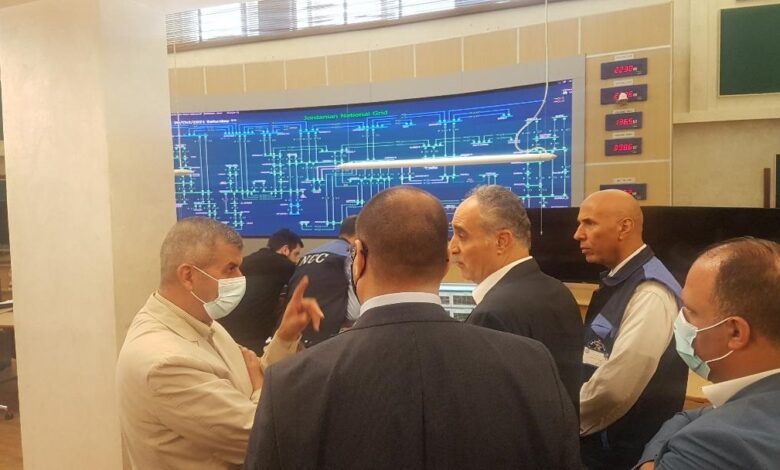 الخرابشة يؤكد ضرورة تطوير شبكات الكهرباء للارتقاء بأداء النظام الكهربائي