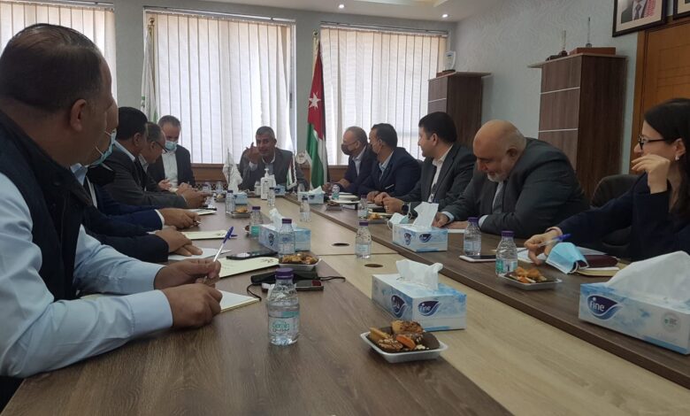 الخرابشة يطالب شركات الكهرباء باعتماد معايير أداء لترسيخ نهج يقلل الاعطال ويقلص مدتها