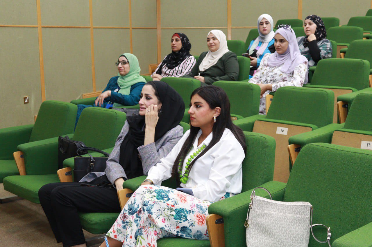الطاقة تستعرض قواعد استخدام منصات التواصل الاجتماعي الرسمية في محاضرة