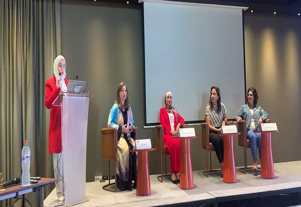 الطاقة تستعرض تجربتها في مجال دعم المرأة لمواجهة التغير المناخي
