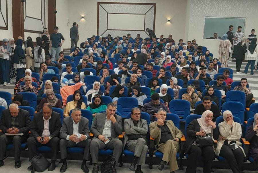 الطاقة تحاضر بحق الحصول على المعلومة في كلية الحصن الجامعية
