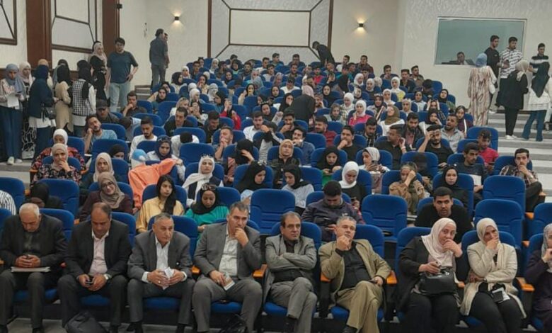 الطاقة تحاضر بحق الحصول على المعلومة في كلية الحصن الجامعية