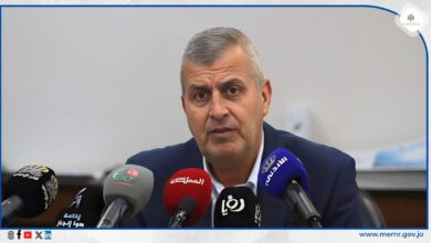 "الخرابشة" يوقع 20 اتفاقية مع جمعيات خيرية وتعاونية لتمويل برنامج القطاع المنزلي لتركيب الخلايا و السخانات الشمسية